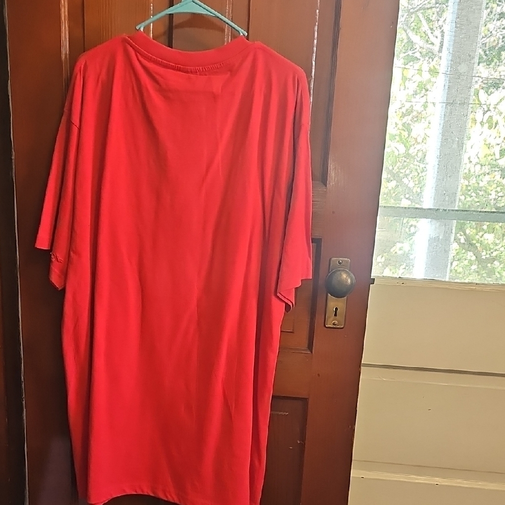 Red Graphic Tee - Picture 4 of 4